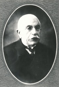 Acad. Yurdan Trifonov (1864-1949)>
                        <p class=